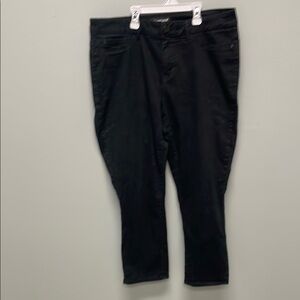 Jordache Black Denim Crop Length Jeans. Size 16W with Strech